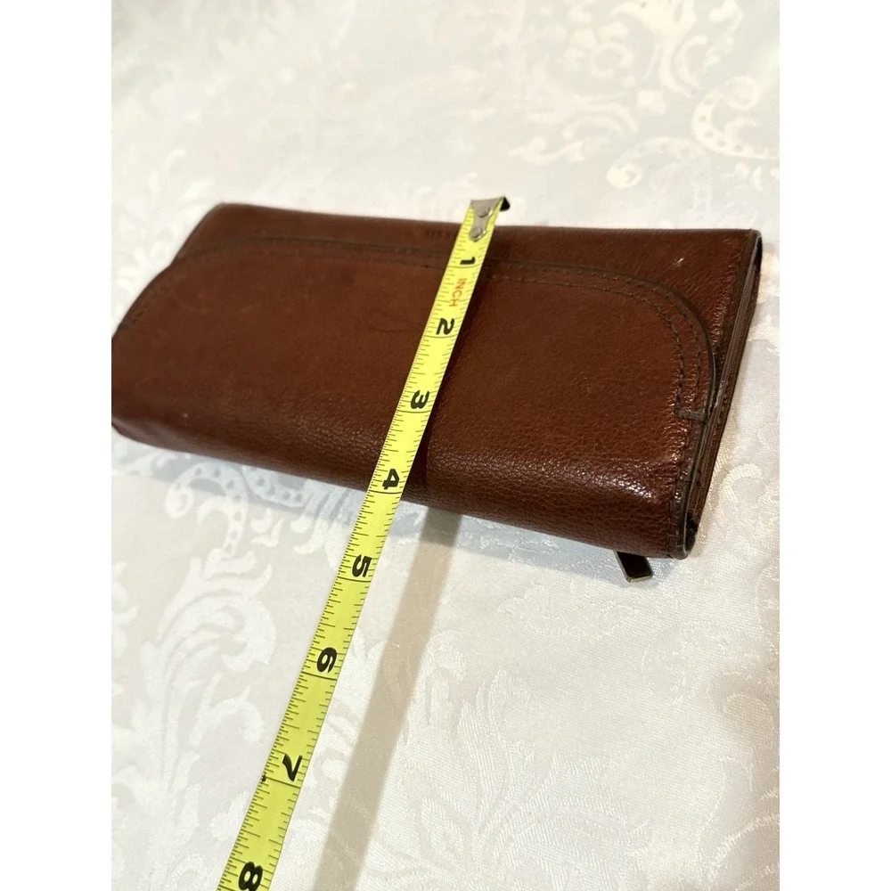 Fossil Women's Leather Cleo Clutch Wallet brown Color Used Some Spots